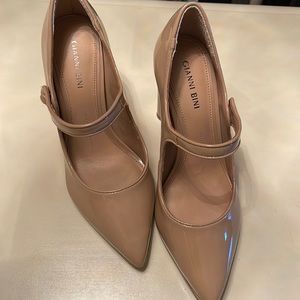 New! Gianni Bini Patent Leather Nude pumps (size 8)
